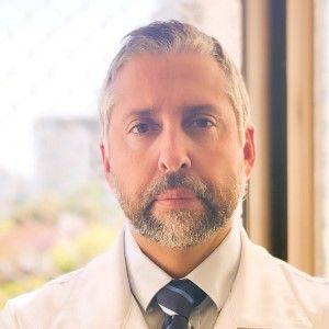 Dr. Gustavo Morales